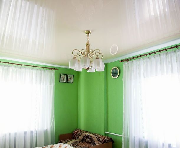 Натяжной потолок с комбинацией цвета | Портфолио 5Plus | Киев ⋆ Днепр ⋆