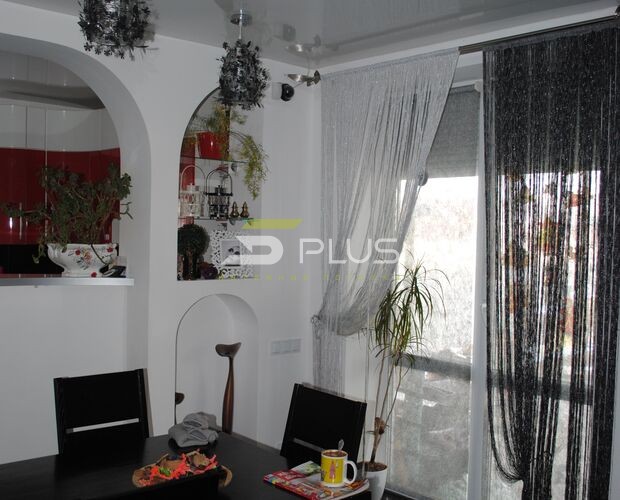 Натяжной потолок на кухне со столовой | Портфолио 5Plus | Киев ⋆ Днепр ⋆