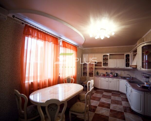 Гармоничный натяжной потолок на кухне | Портфолио 5Plus | Киев ⋆ Днепр ⋆