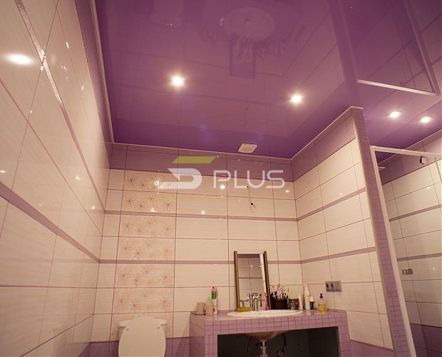 Ніжно-бузкова стеля у ванній | Портфоліо 5Plus