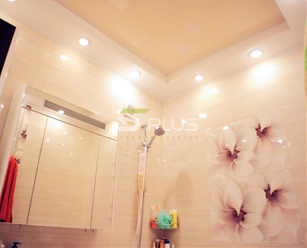 Натяжна стеля у ванній з квітами | Портфоліо 5Plus