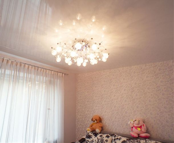 Глянцевый потолок в детской | Портфолио 5Plus | Киев ⋆ Днепр ⋆